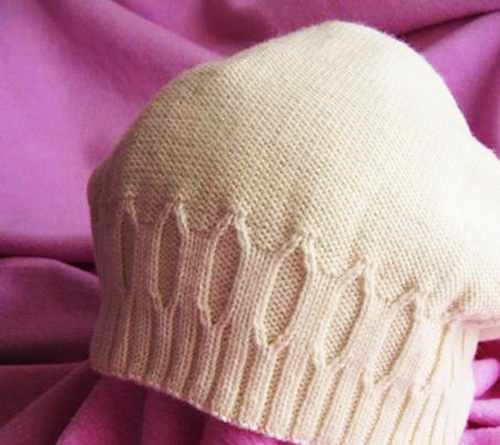 Двойная шапка спицами для женщин. Как связать модели с отворотом, узорами, резинкой, схемы, описание, фото