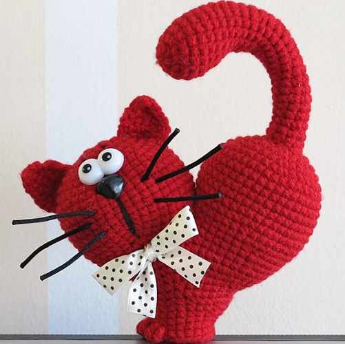 Котик крючком. Схемы и описание амигуруми из плюшевой пряжи, мохера, ангоры. Фото