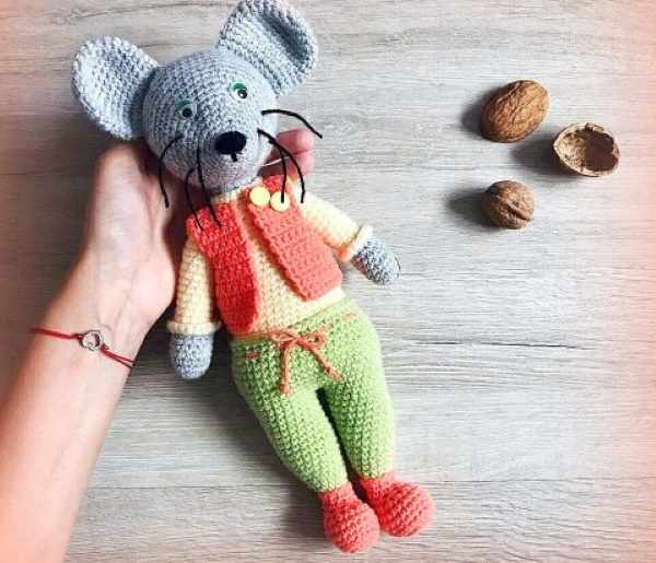 Мышка крючком. Схемы и описание: игрушки, брелоки, из плюшевой пряжи, мохера, велюра