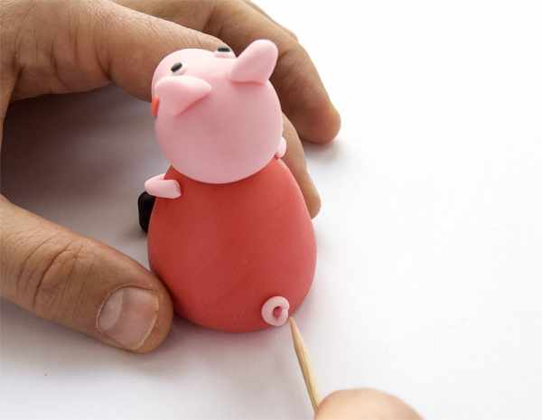 Как сделать свинку из пластилина своими руками для детей. Фото