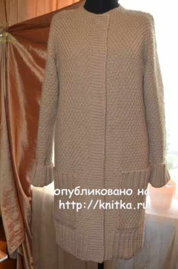 Вязаный спицами кардиган. Работа Анастасии Поповой. Вязание спицами.