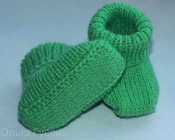 Вяжем носки пинетки спицами для детей, мастер-класс для начинающих