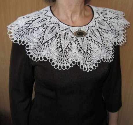 Великолепный ажурный воротник спицами 3