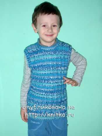 Вязаный жилет спицами