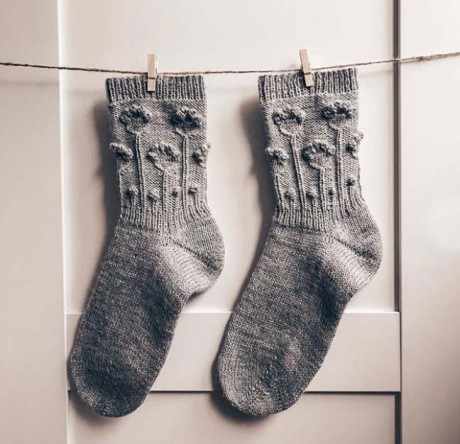 Носки спицами Flower socks