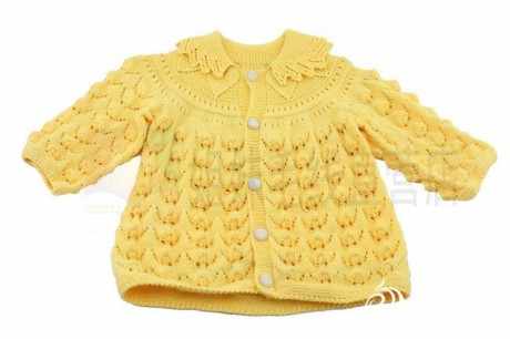 Желтый кардиган – пальто для девочки связан спицами