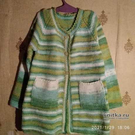 Детский кардиган спицами из пряжи секционного окрашивания. Работа Маргариты Шопхоловой вязание и схемы вязания