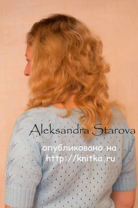 Голубой пуловер спицами. Работа Александры вязание и схемы вязания