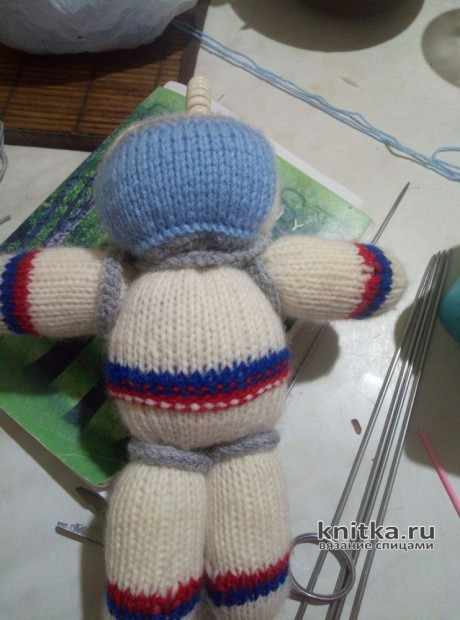 Космонавт. Игрушка, вязаная спицами. Работа Светланы Куртаковой вязание и схемы вязания