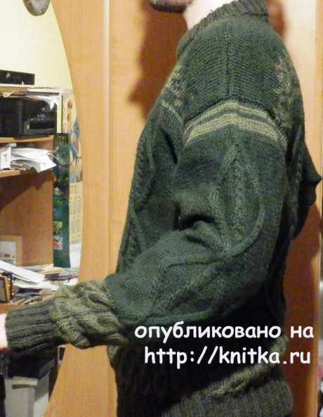 Мужской джемпер спицами. Работа Елены Мерцаловой вязание и схемы вязания
