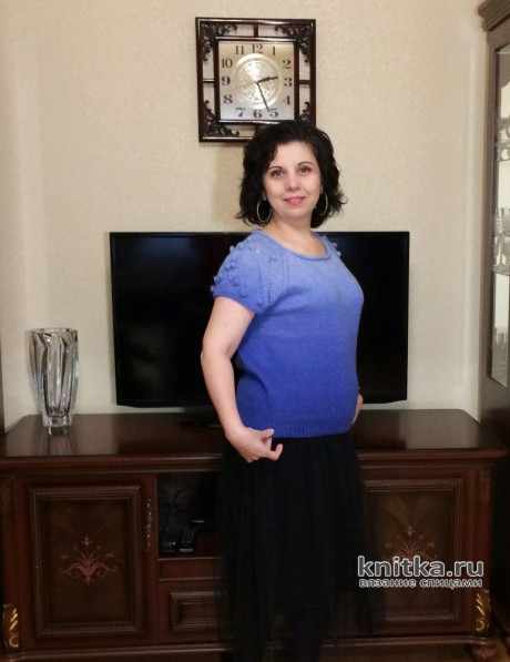 Нарядный женский джемпер спицами Голубая волна вязание и схемы вязания