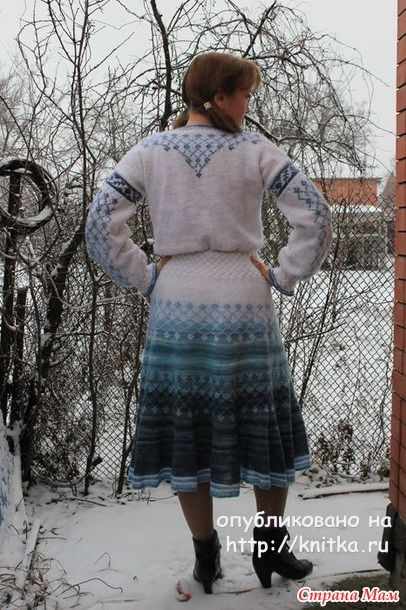 Платье Зимний ручей спицами. Работа Наталии Левиной вязание и схемы вязания
