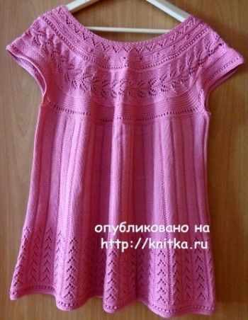 Розовый топ с ажурной кокеткой Розовый топ с ажурной кокеткой