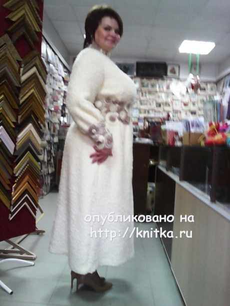 Вязаное спицами пальто - работа Анастасии вязание и схемы вязания