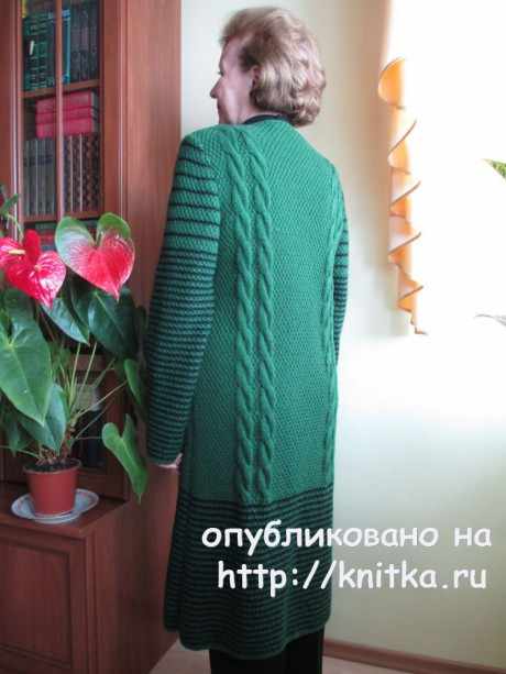Вязаное спицами пальто. Работа Светланы Якимовой вязание и схемы вязания