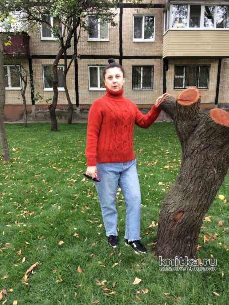 Женский свитер спицами Красный кирпич вязание и схемы вязания