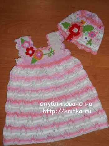 платье для девочки спицами