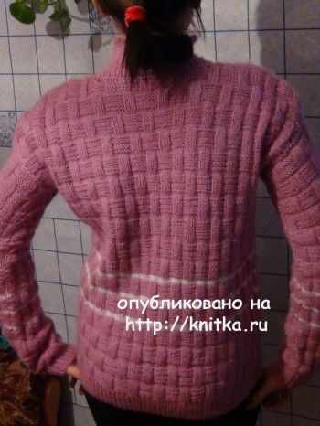 Вязаная спицами кофточка для девочки Вязаная спицами кофточка для девочки