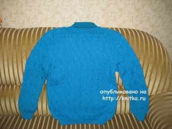 голубой свитер спицами
