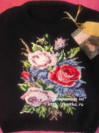 Вязаный спицами свитер - работа Лилии