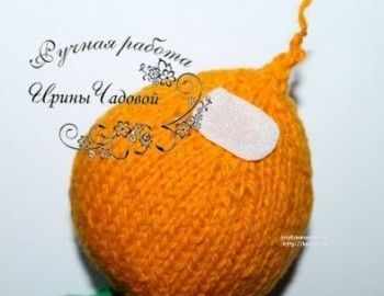 Вязаная спицами игрушка репка